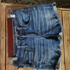 Women's American Eagle jean cut off shorts size 2 Super Super Stretch